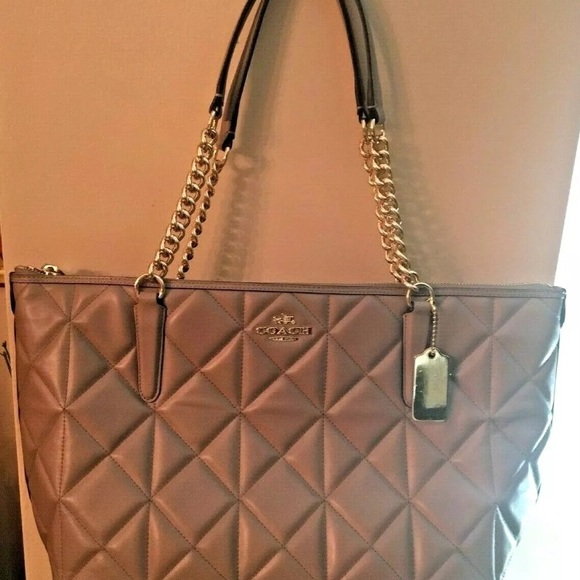 COACH F3D6661 Ava Chain Tote in Quilted Leather - Picture 3 of 8